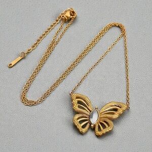 Stylish 18k Gold Plated CZ Butterfly Necklace. New.